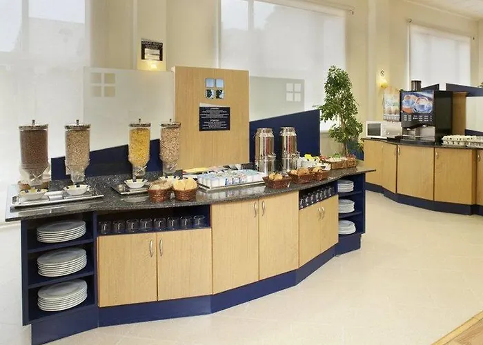 Отель B&B Hotel Alicante 3*