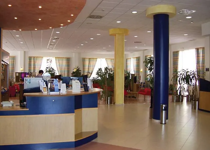 Отель B&B Hotel Alicante Аликанте