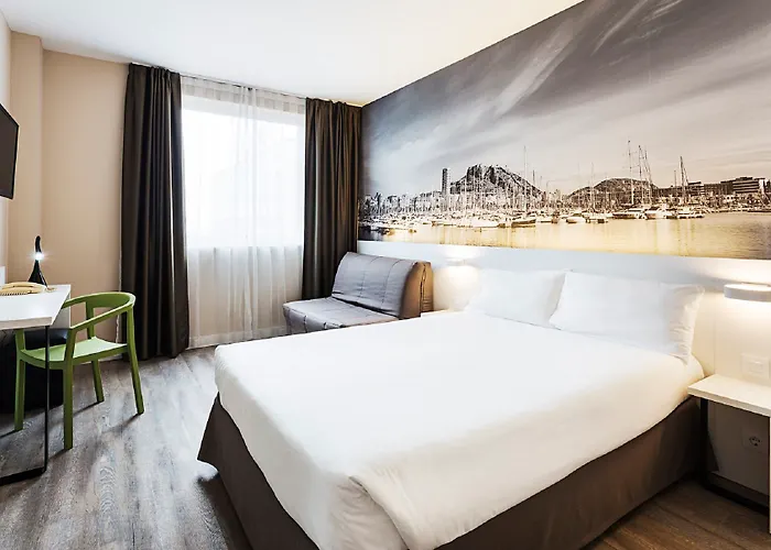 B&B Hotel Alicante Отель Аликанте